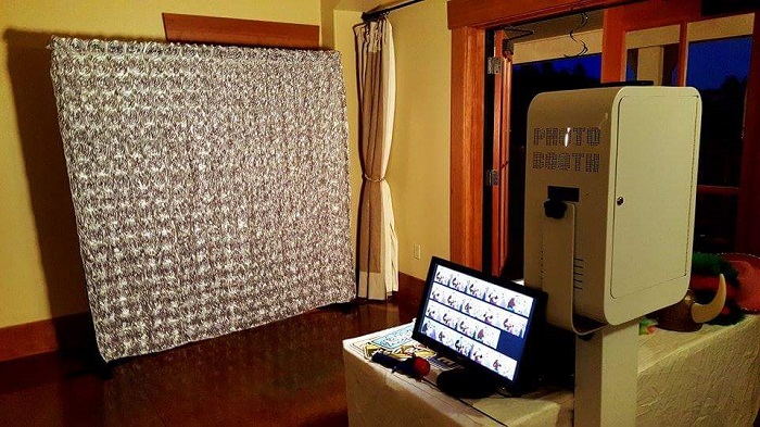 New Photo Booth with Live Slideshow and Lots of Props